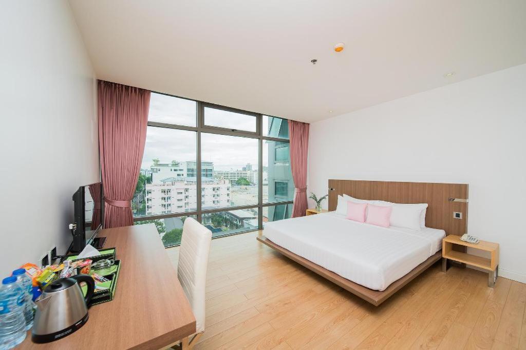 Seven Zea Chic Hotel Патая Екстериор снимка